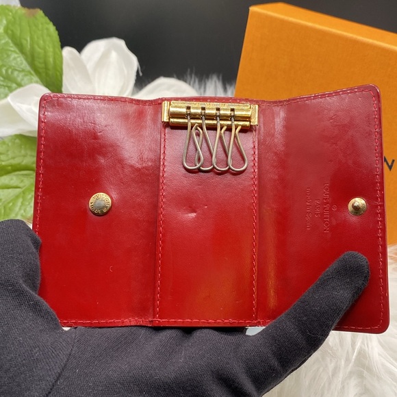 VGUC RED MONOGRAM VERNIS KEY-CASE - Picture 4 of 7